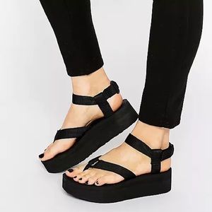 Teva Black Flatform Universal Sandals | Sz 9 | Black